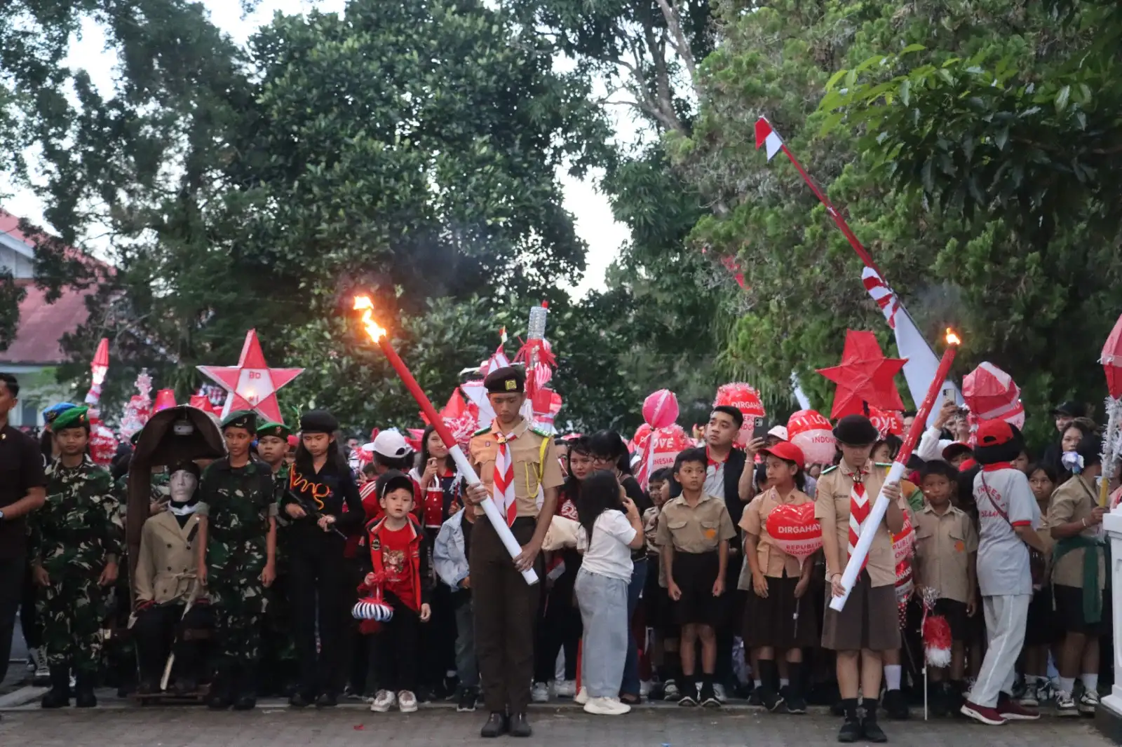 Semangat Nasionalisme Berkobar Lewat Upacara Tabtu dan Pawai Obor di Minahasa